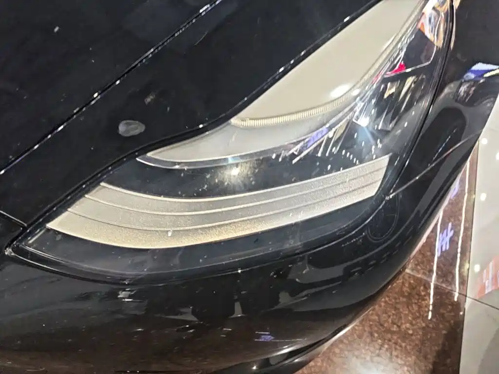 Tesla Model 3 — миниатюра 24