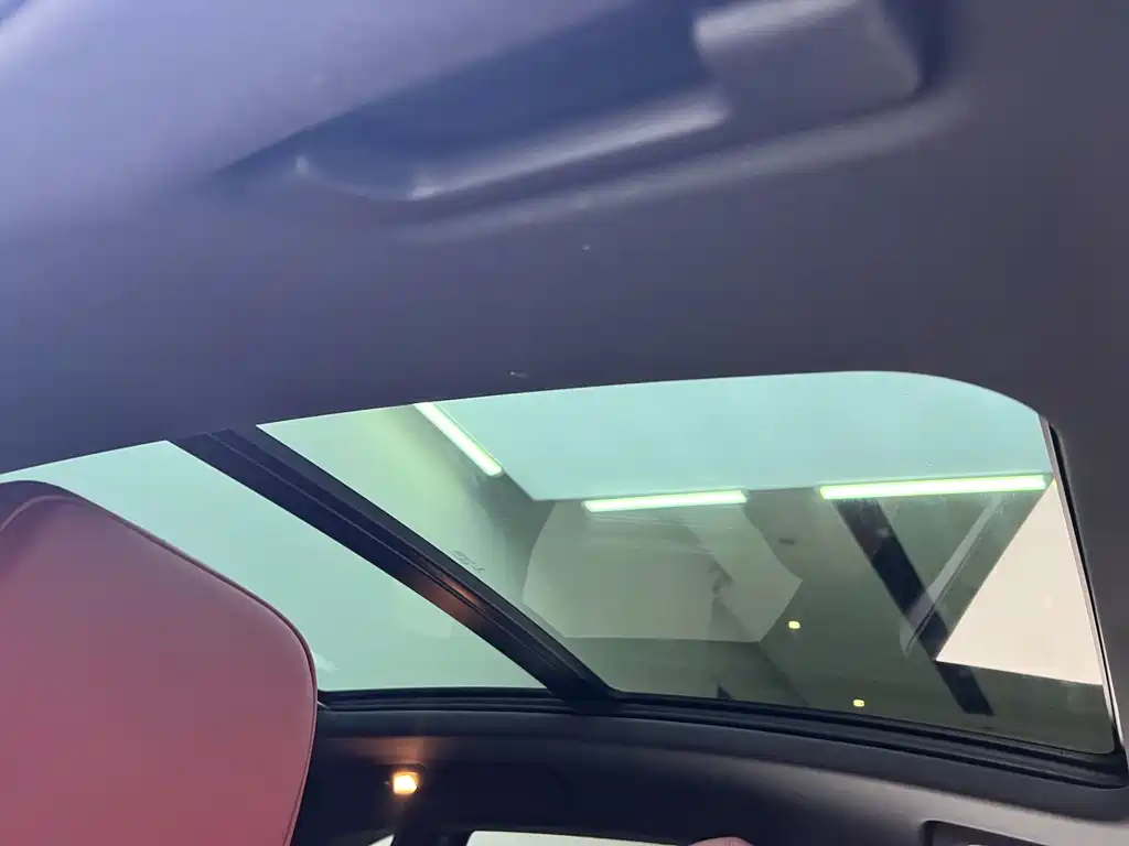 Porsche Macan — миниатюра 16