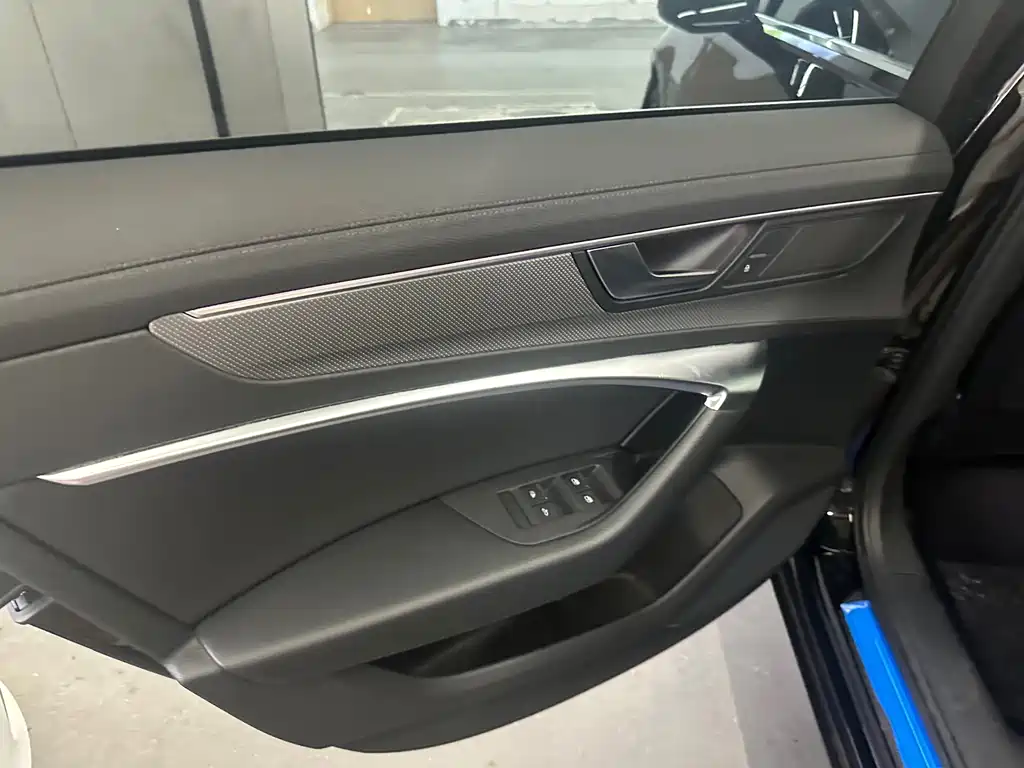 Audi A6L — миниатюра 9