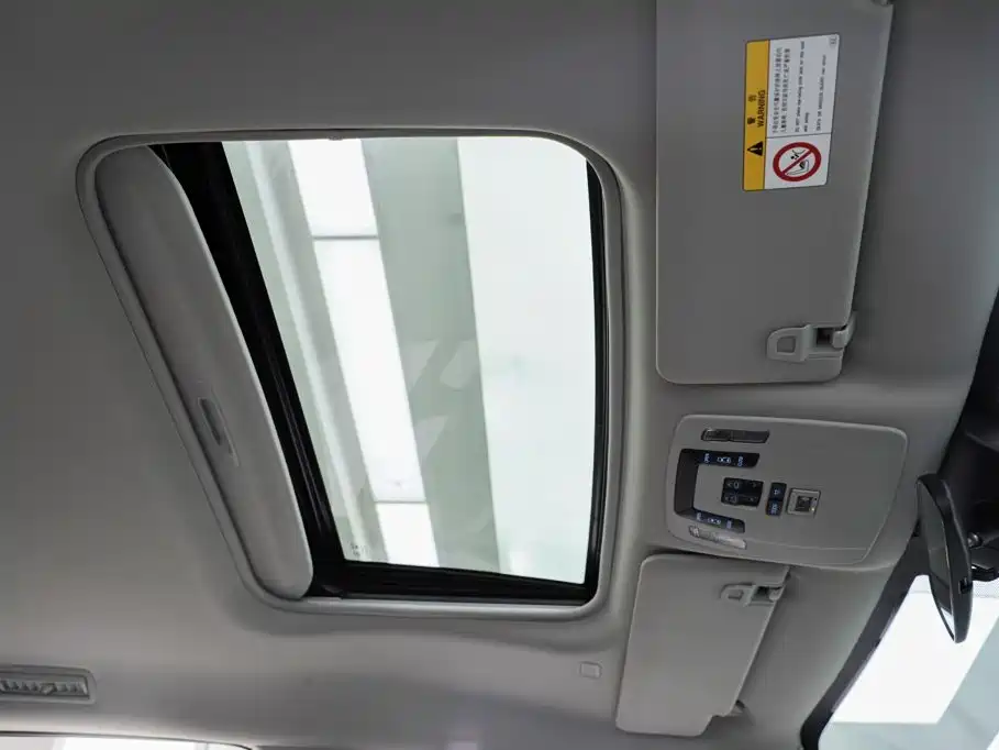 Toyota Sienna — миниатюра 14