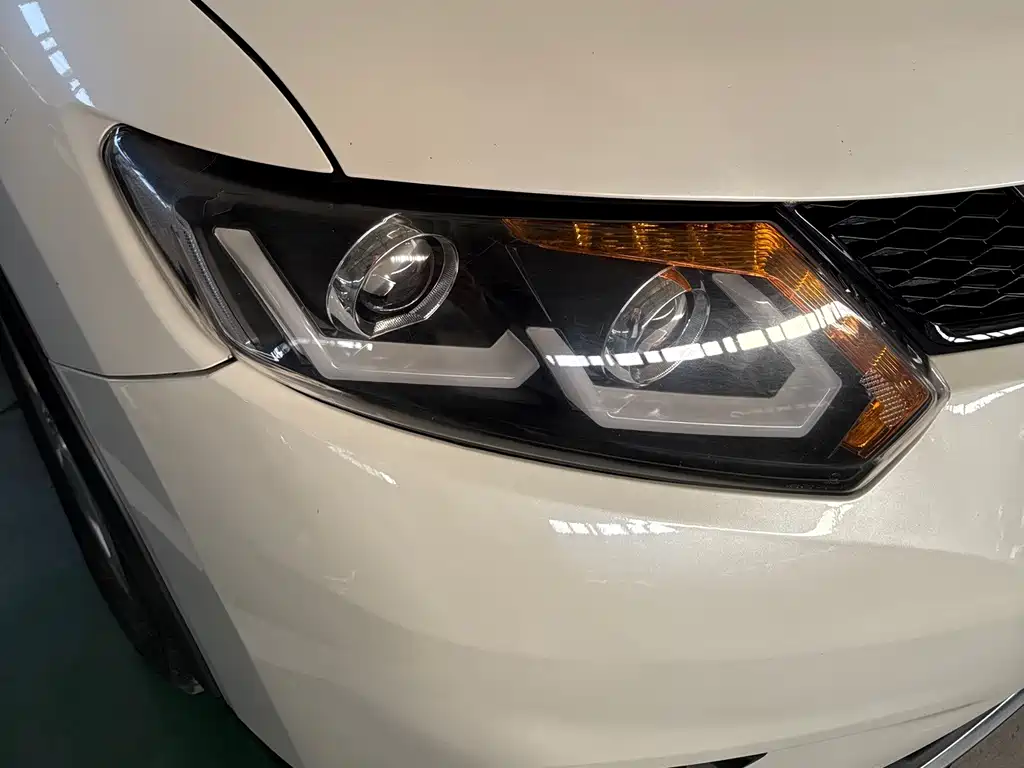 Nissan X-Trail — миниатюра 10