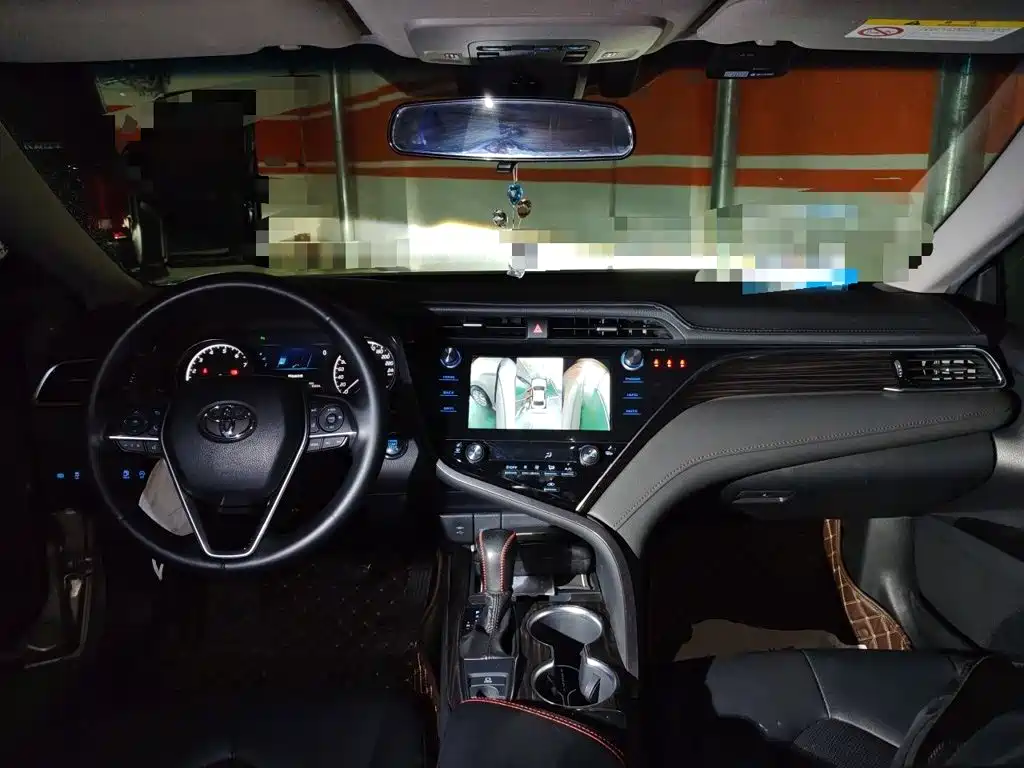 Toyota Camry — миниатюра 5