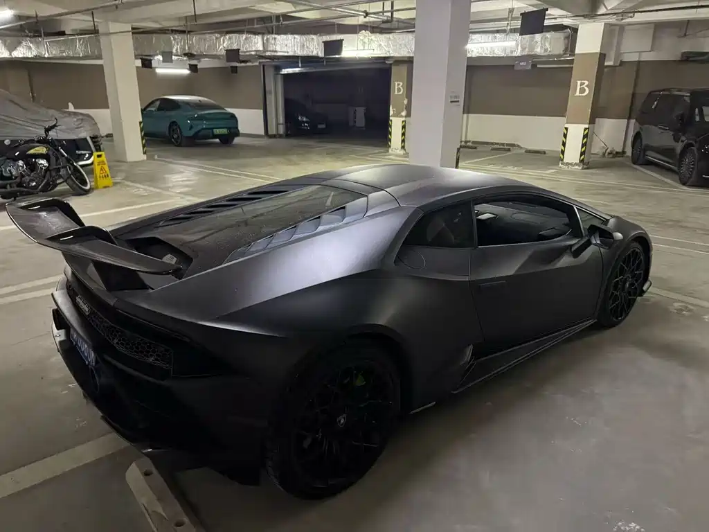 LAMBORGHINI HURACÁN