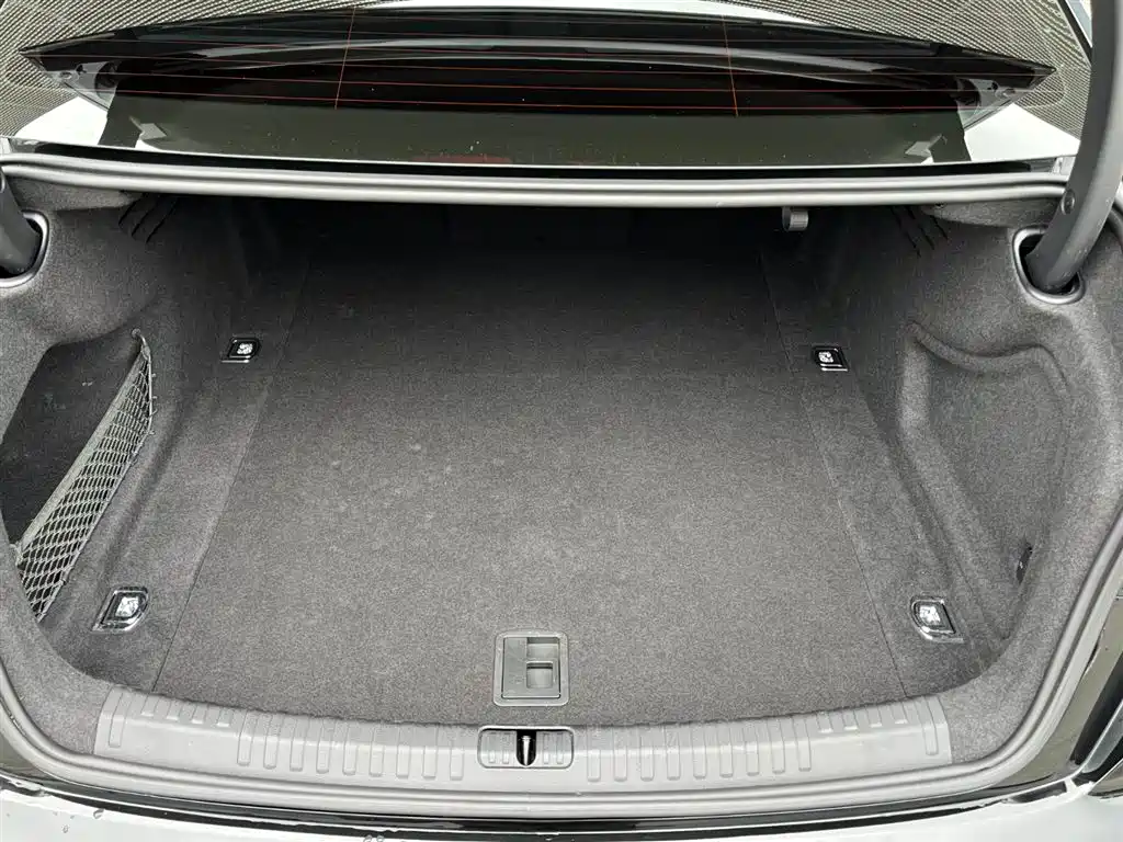 Audi A6L 2024 — фото 15