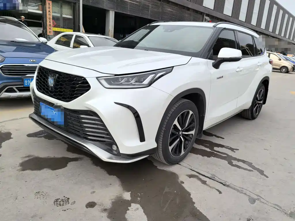 Toyota Crown Kluger 2022
