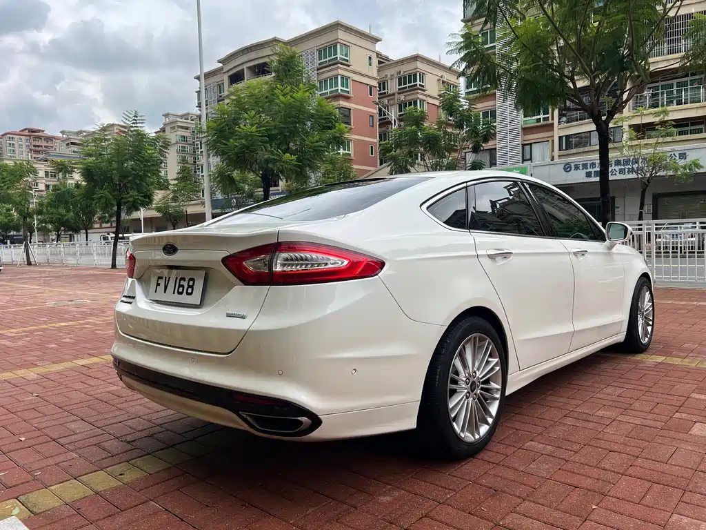 Ford Mondeo — миниатюра 6