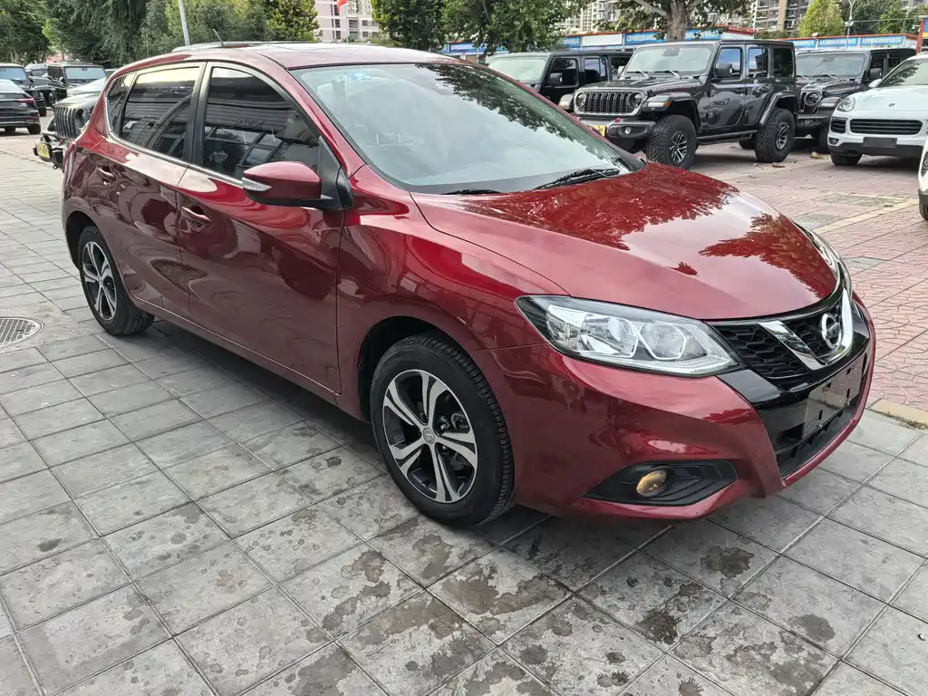 Nissan Tiida — миниатюра 2