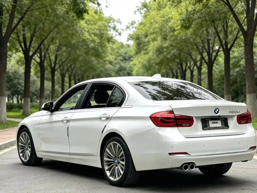 BMW 3 Series — миниатюра 9