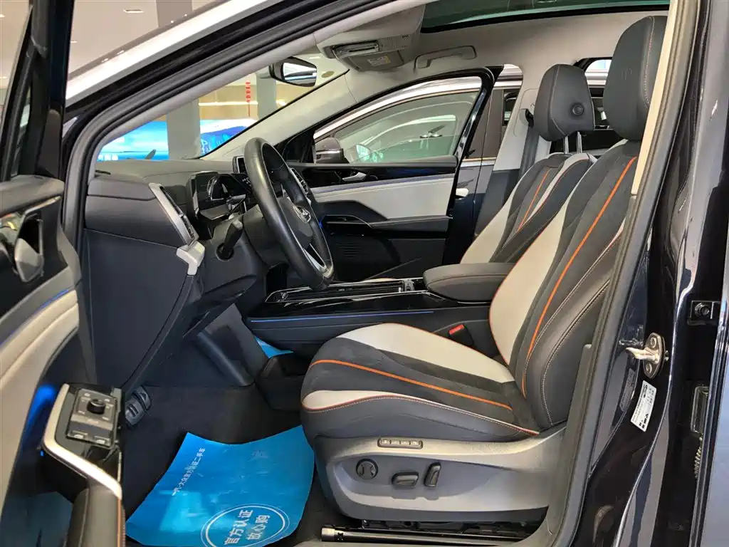 VOLKSWAGEN ID.6 CROZZ