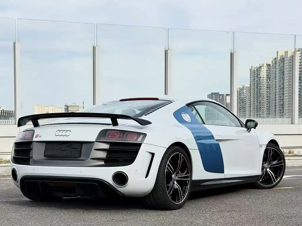 Audi R8 — миниатюра 5