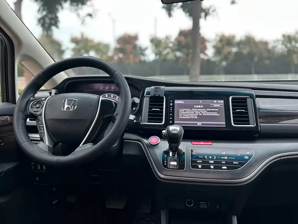 Honda Elysion — миниатюра 12