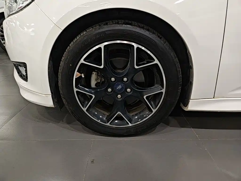 Ford Focus — миниатюра 23