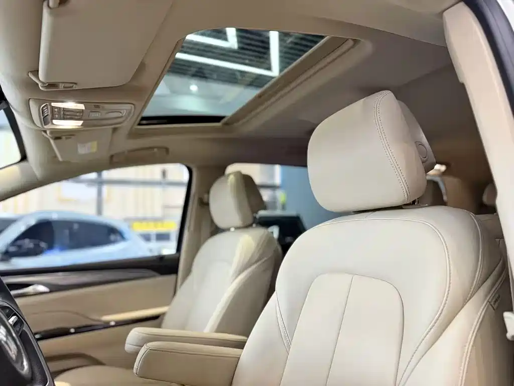 Buick GL8 Hybrid — миниатюра 6