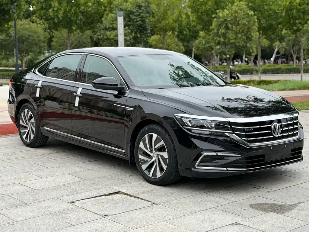 Volkswagen Passat PHEV — миниатюра 2