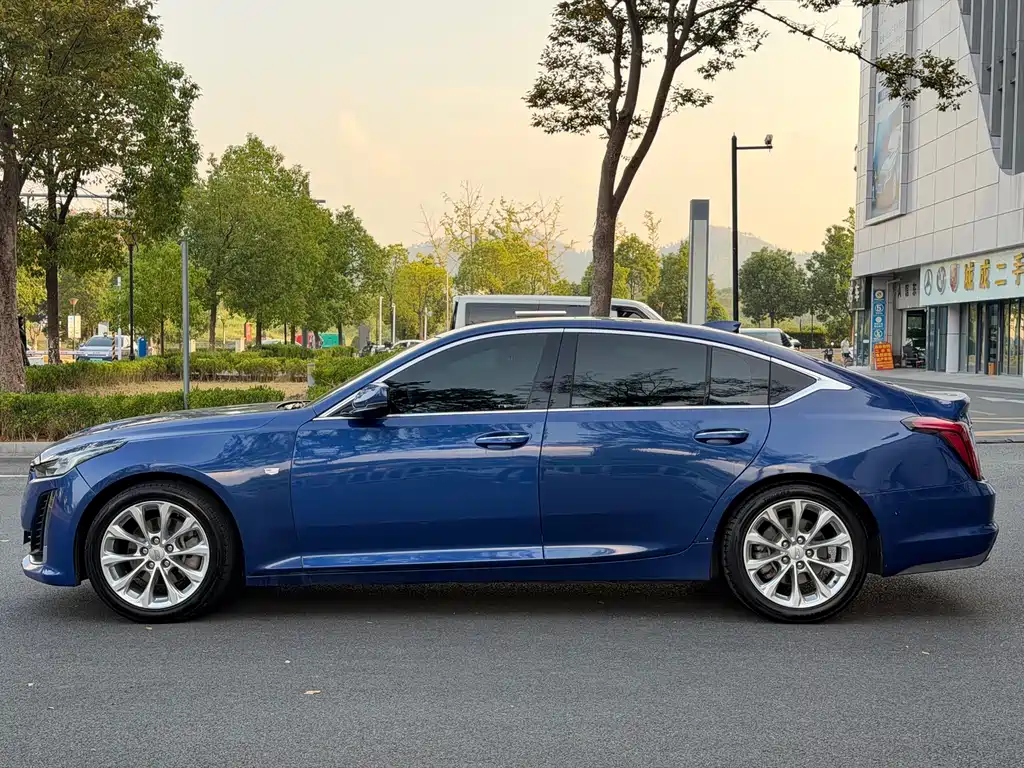 Cadillac CT5 — миниатюра 7