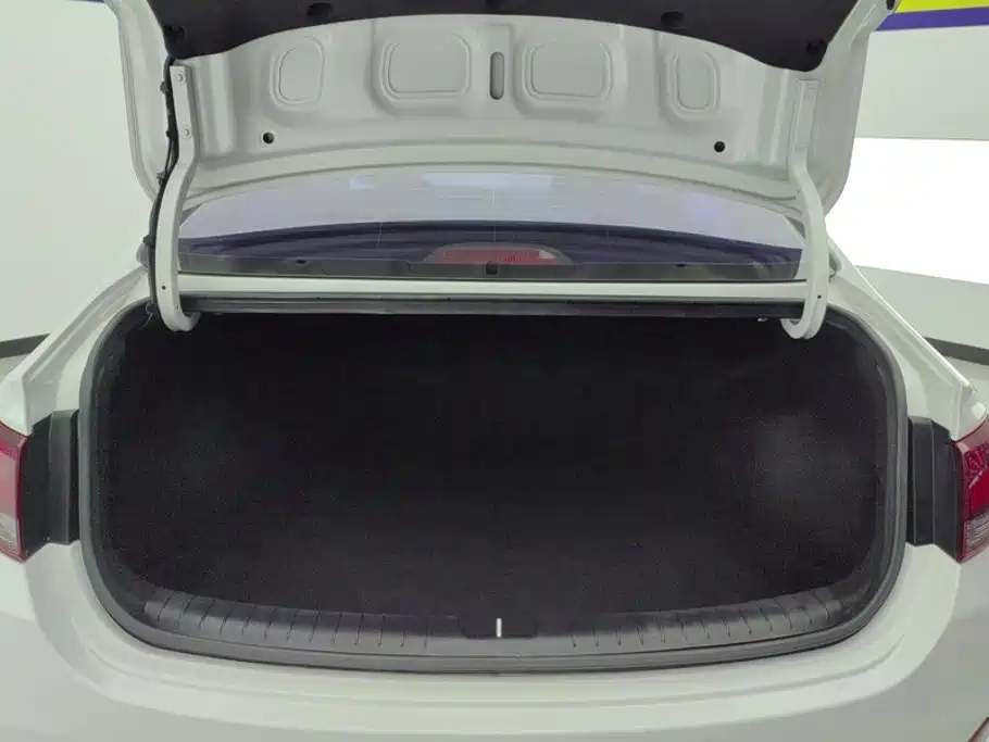 Hyundai Elantra — миниатюра 4