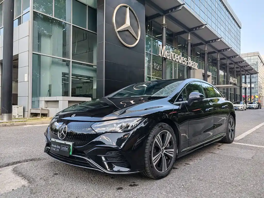奔驰EQE 2025款 500 4MATIC 先锋版 2025
