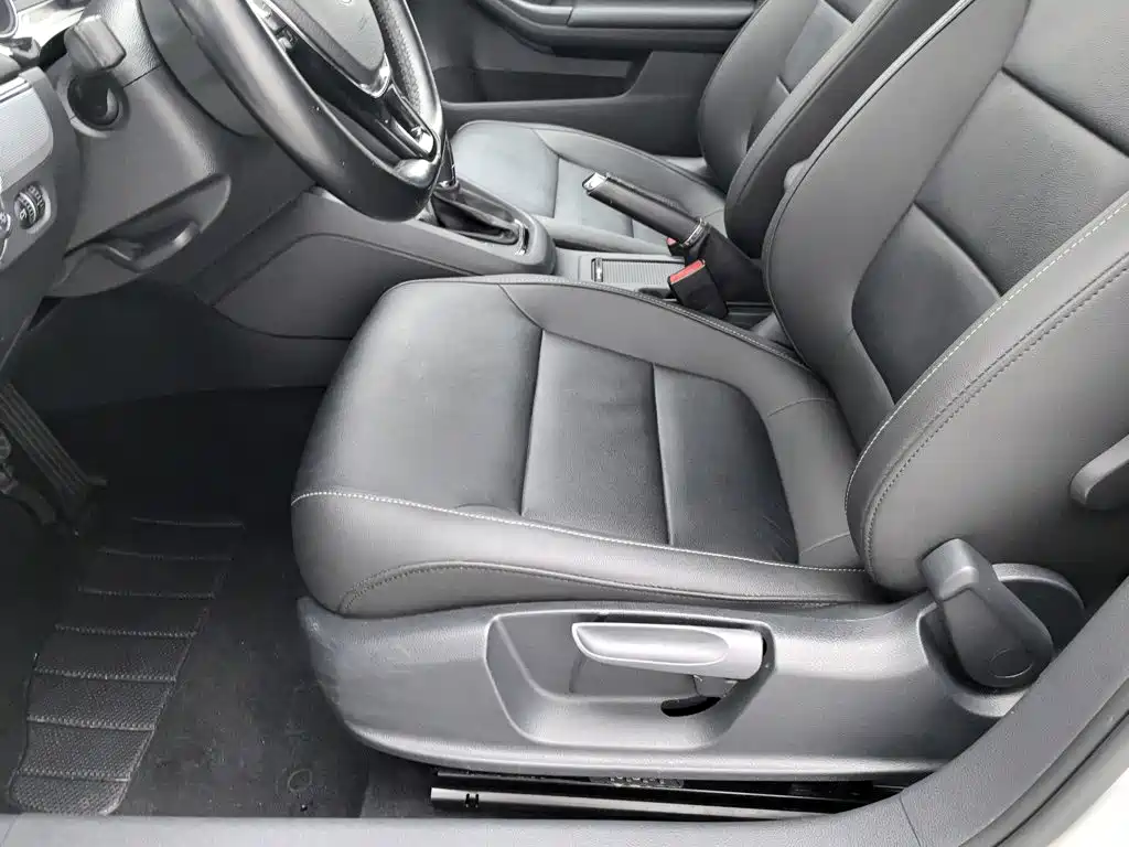 Volkswagen Sagitar — миниатюра 20