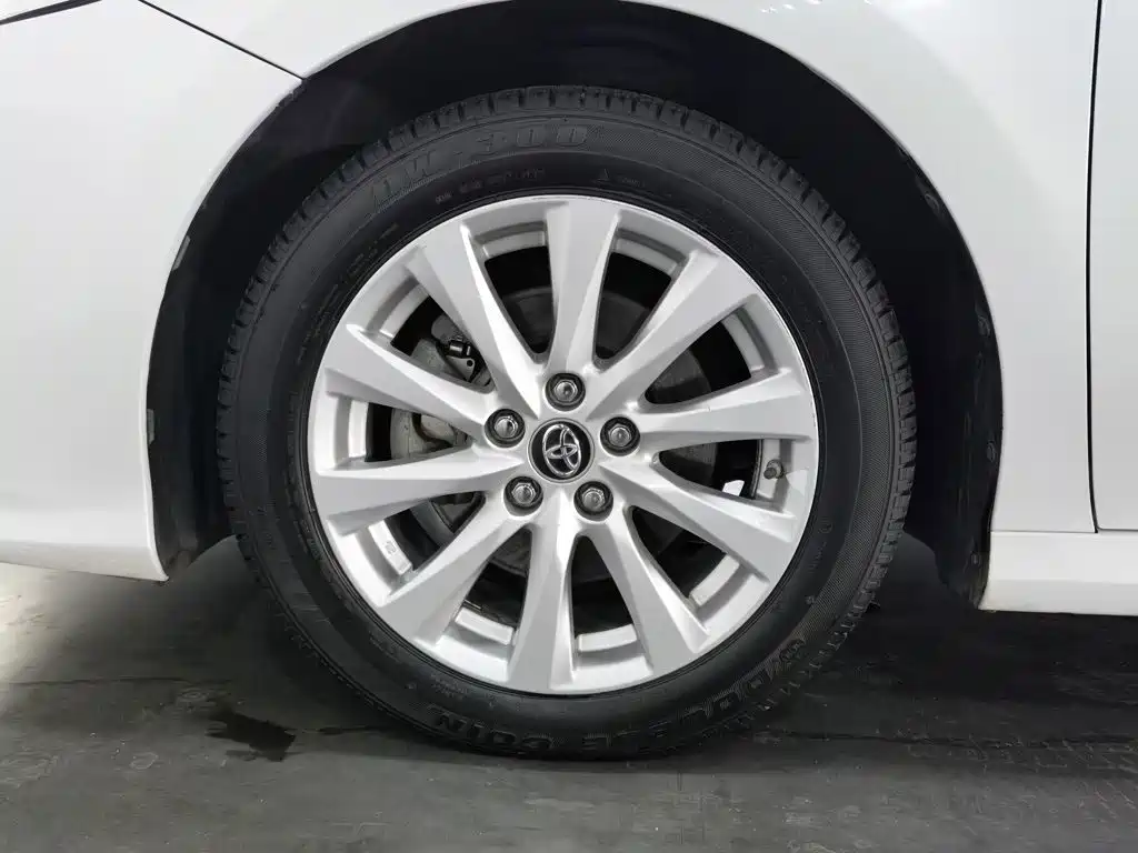 Toyota Camry — миниатюра 17