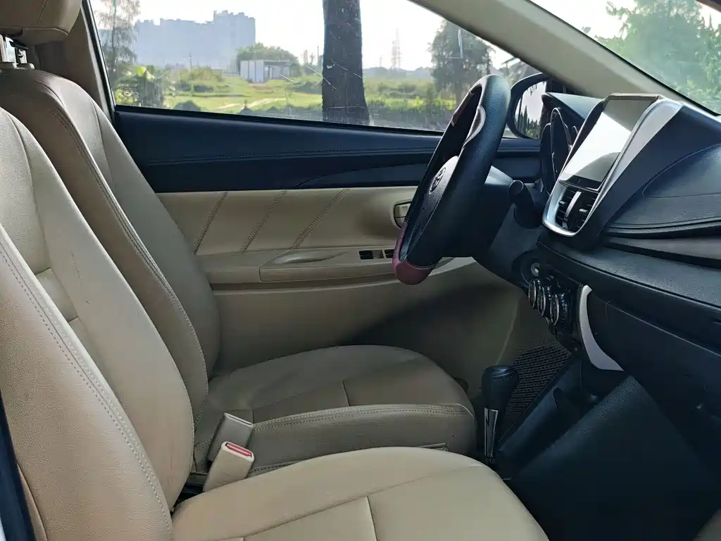 Toyota Yaris L — миниатюра 15