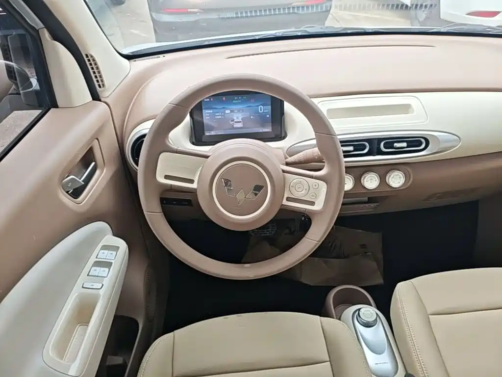 Wuling MINIEV — миниатюра 11
