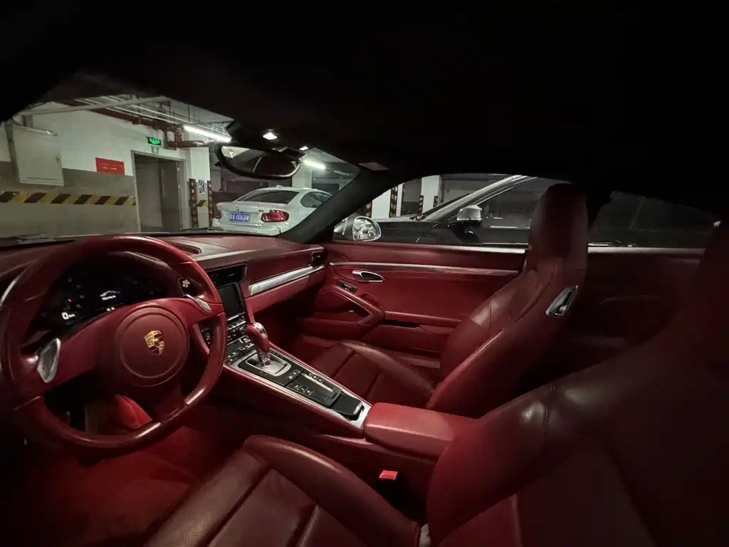 Porsche 911 2015 Carrera 3.4L Style Edition