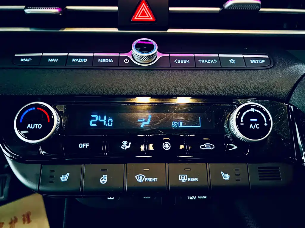 Hyundai Elantra — миниатюра 8