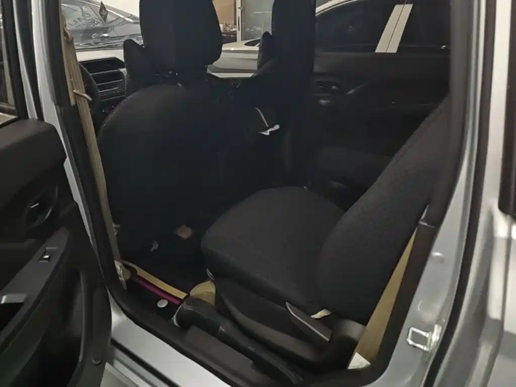 Wuling Hongguang — миниатюра 17