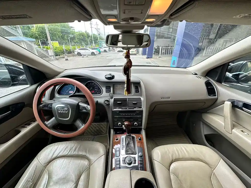 Audi Q7 — миниатюра 6