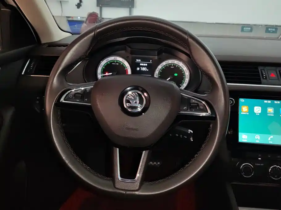 Skoda Octavia — миниатюра 15