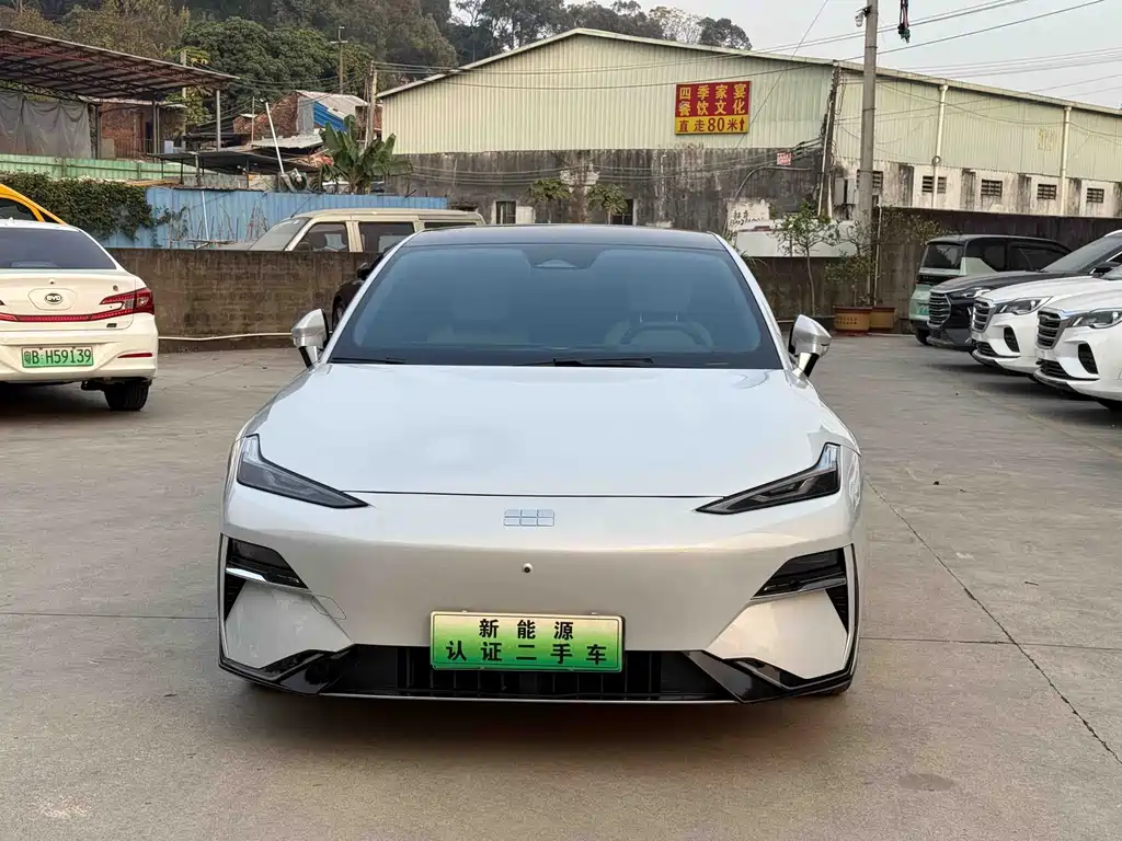 GEELY GALAXY GALAXY E8