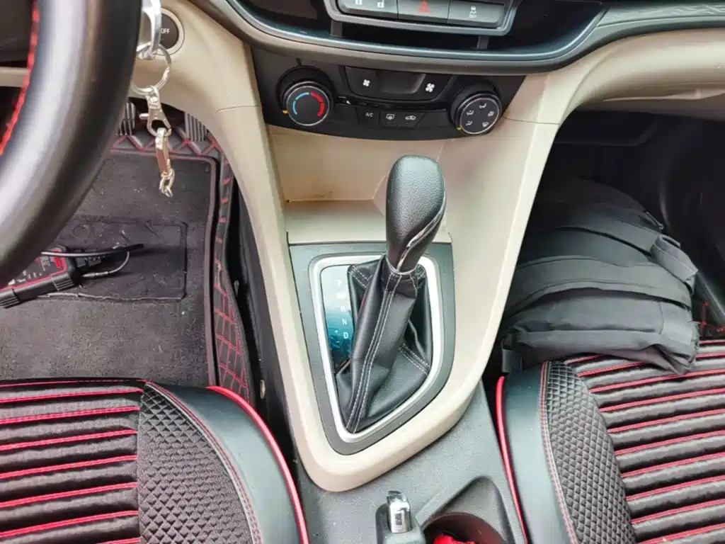 Buick Excelle — миниатюра 14