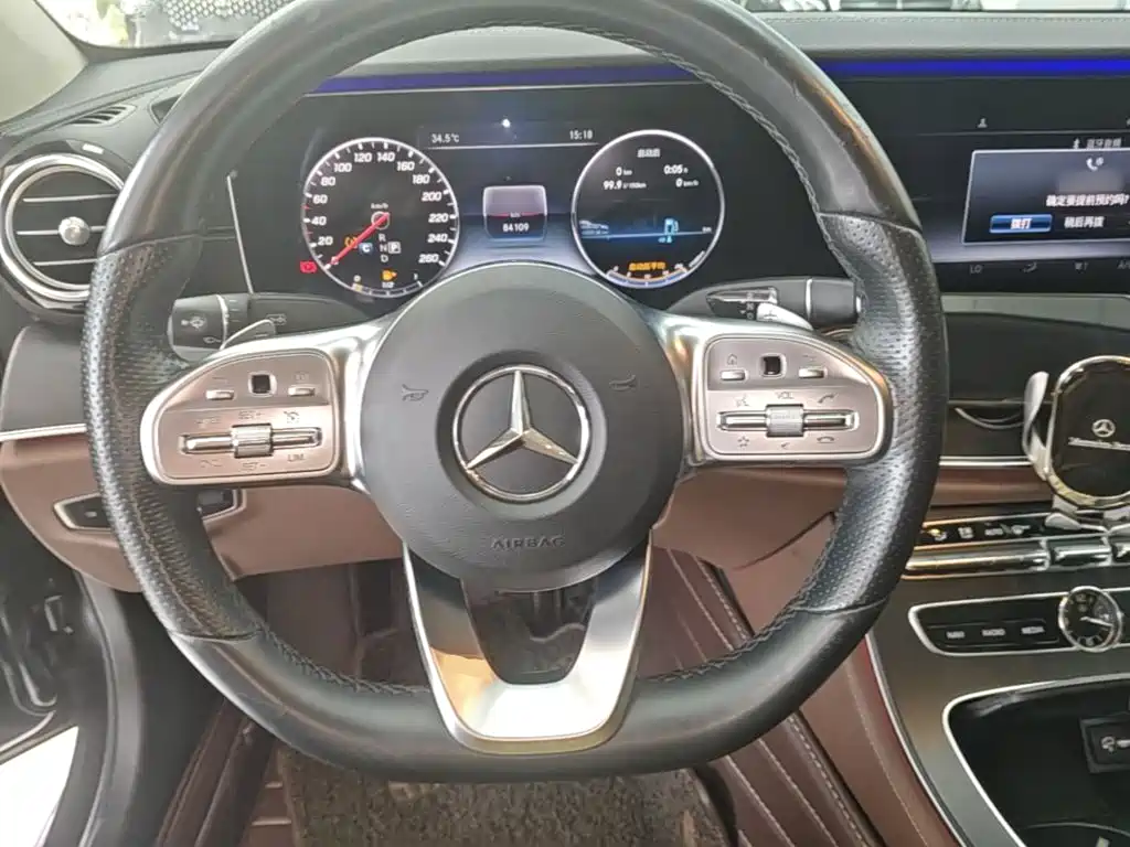 Mercedes-Benz E-Class — миниатюра 11