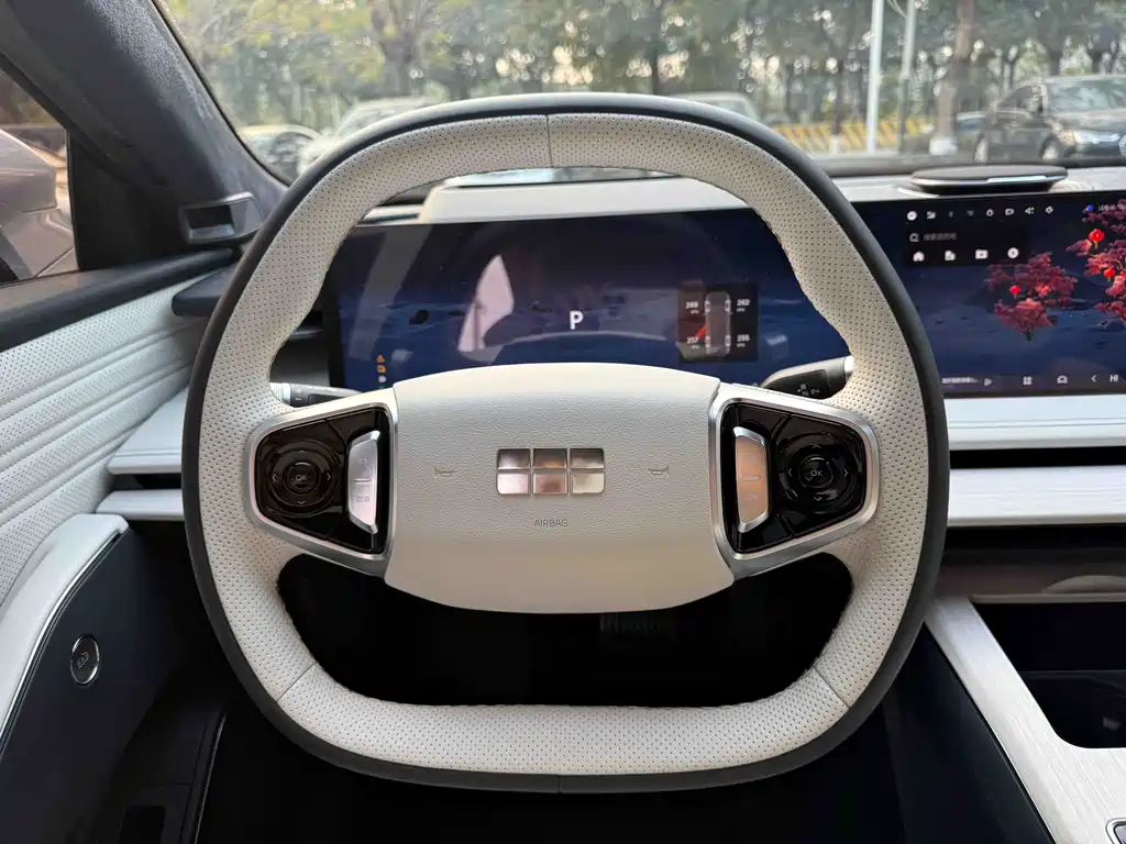 GEELY GALAXY GALAXY E8