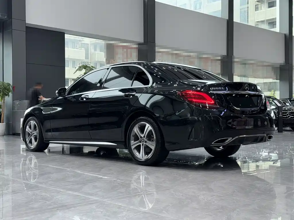 Mercedes-Benz C-Class — миниатюра 10