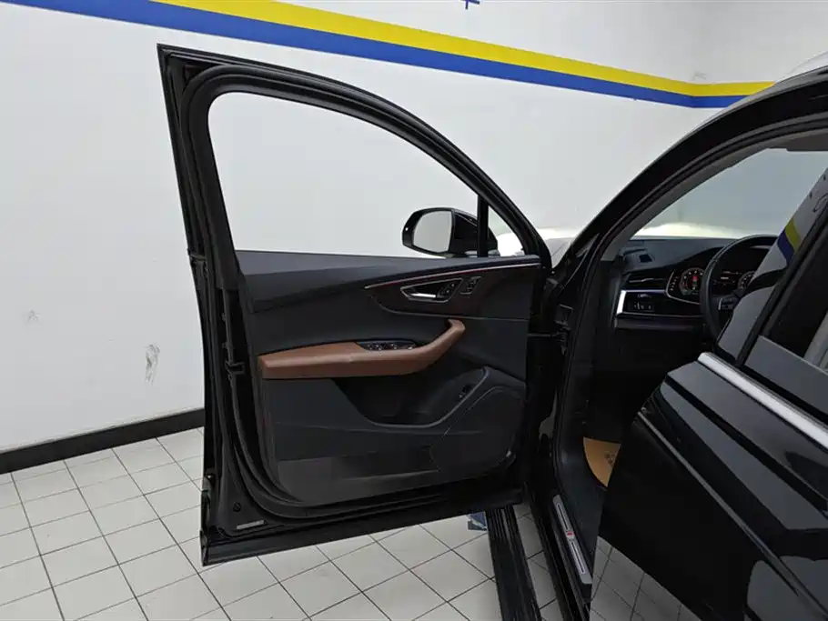 Audi Q7 2021 55 TFSI quattro S line Sport
