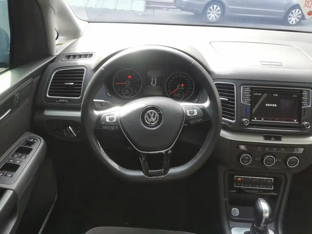Volkswagen Sharan — миниатюра 11