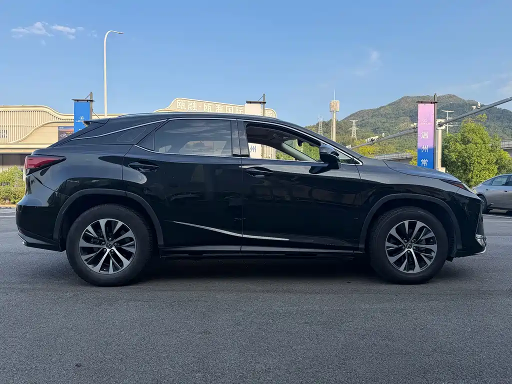 Lexus RX — миниатюра 9