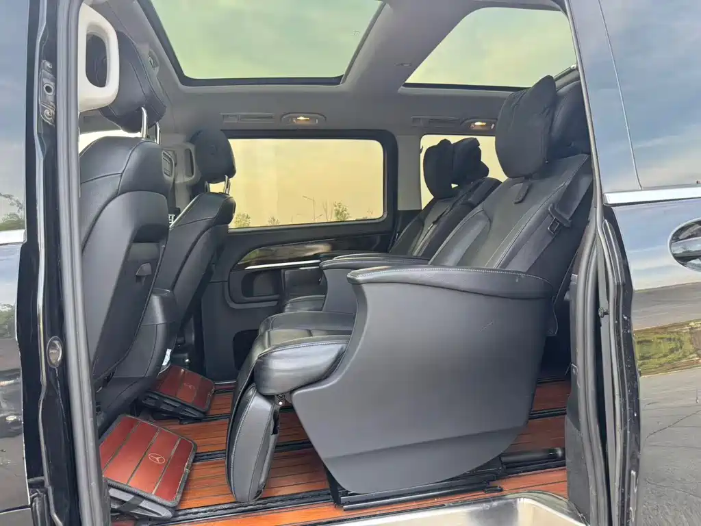 Mercedes-Benz V-Class V 2018 V 260 L Luxury Long Wheelbase VI