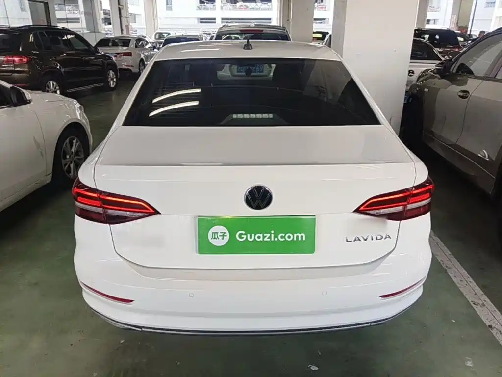 Volkswagen Lavida — миниатюра 6