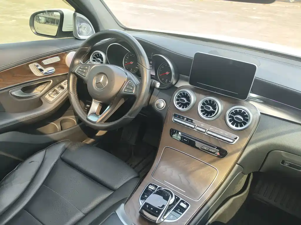 Mercedes-Benz GLC — миниатюра 13