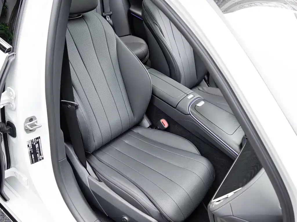 Mercedes-Benz E-Class (Import) — миниатюра 17