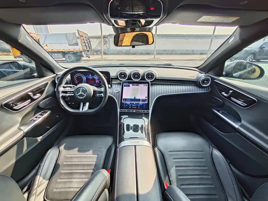 Mercedes-Benz C-Class — миниатюра 7