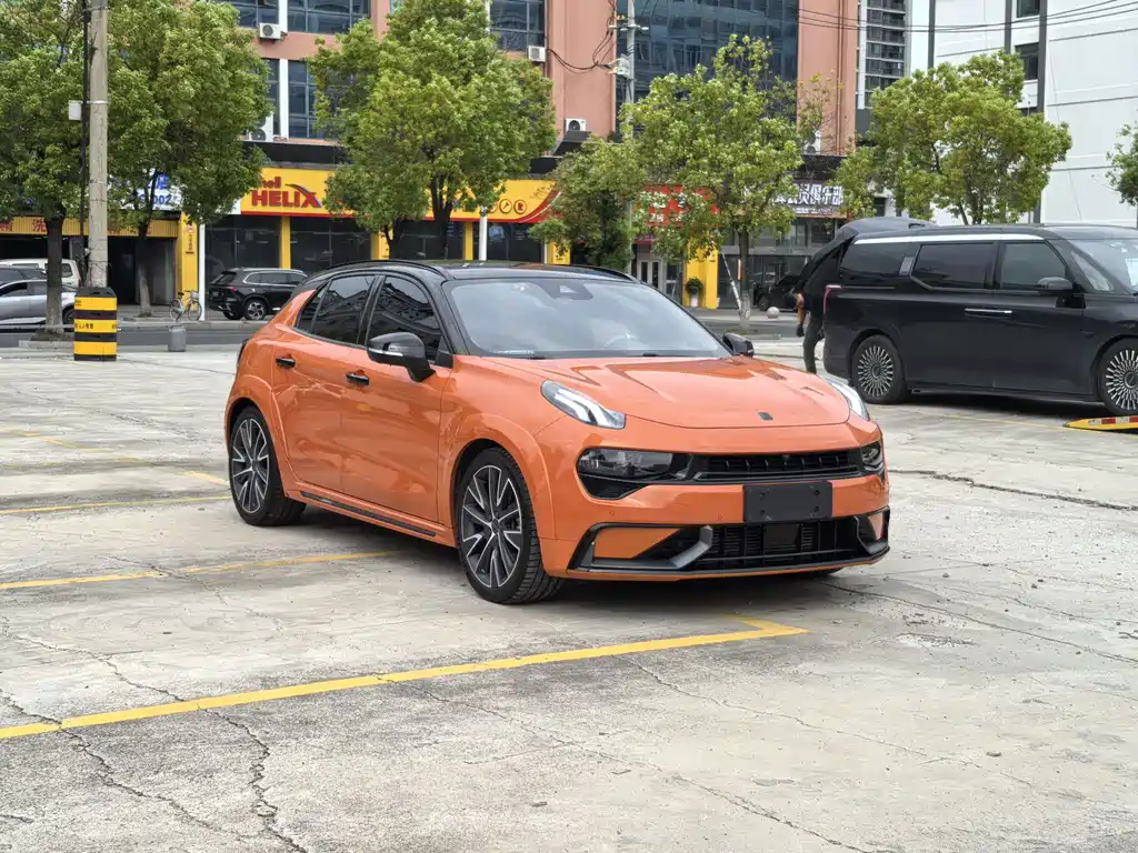 Lynk & Co 02 Hatchback — миниатюра 3