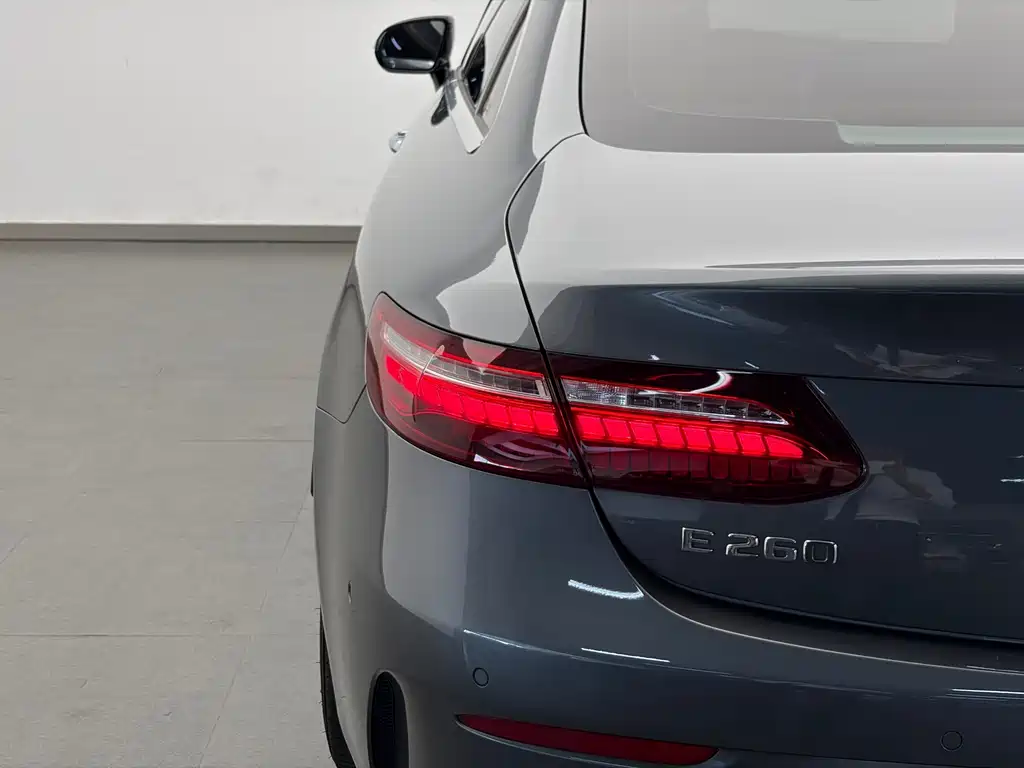 Mercedes-Benz E-Class (Import) — миниатюра 19