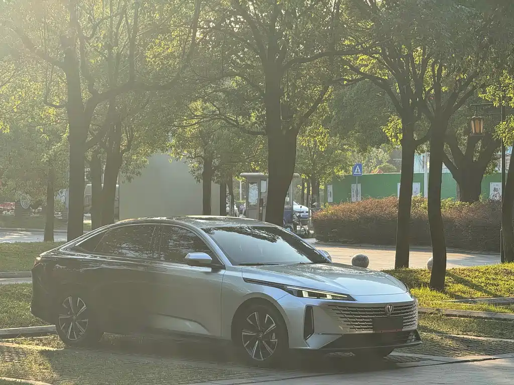 Changan Yida — миниатюра 3