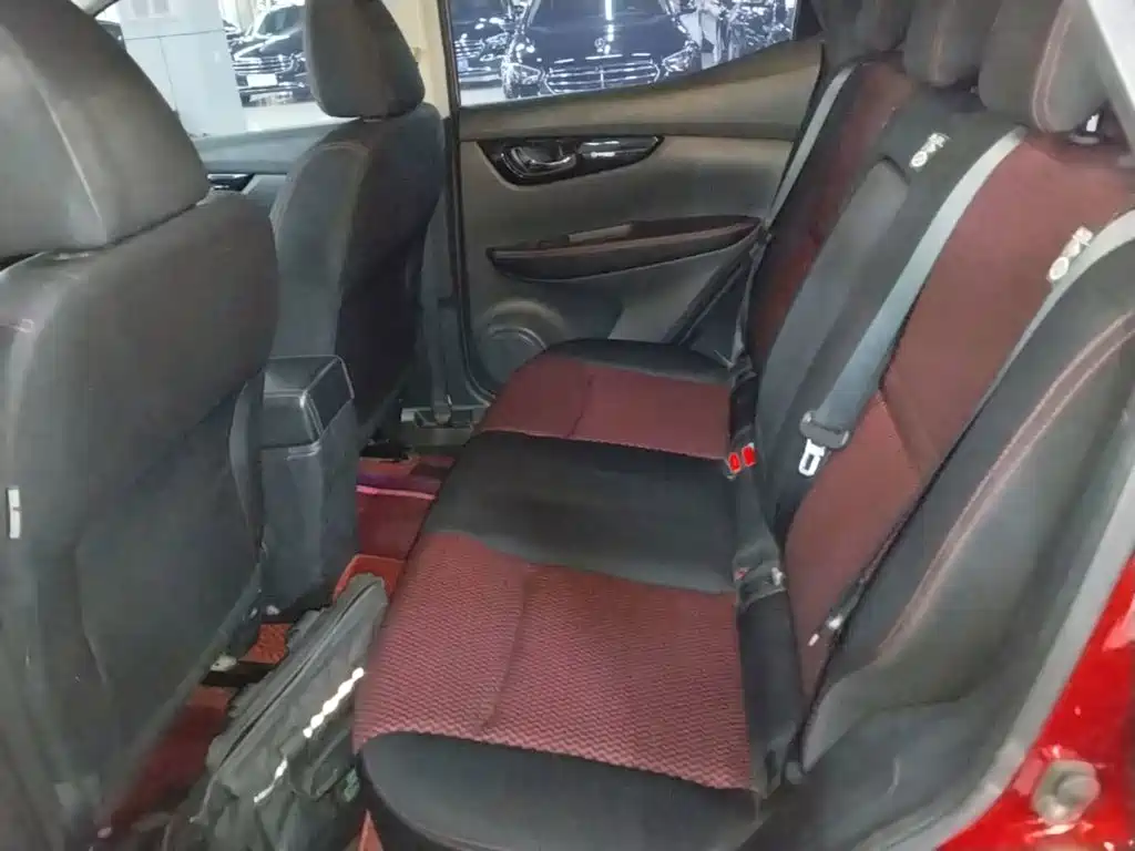 Nissan Qashqai — миниатюра 17