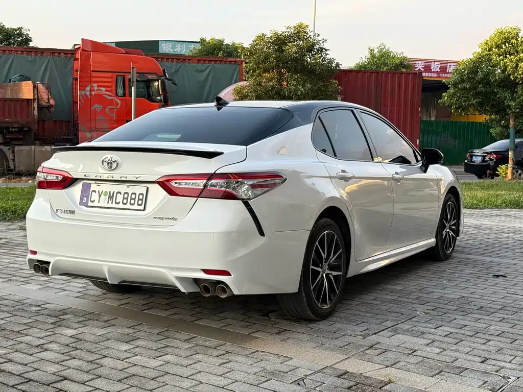 Toyota Camry — миниатюра 7
