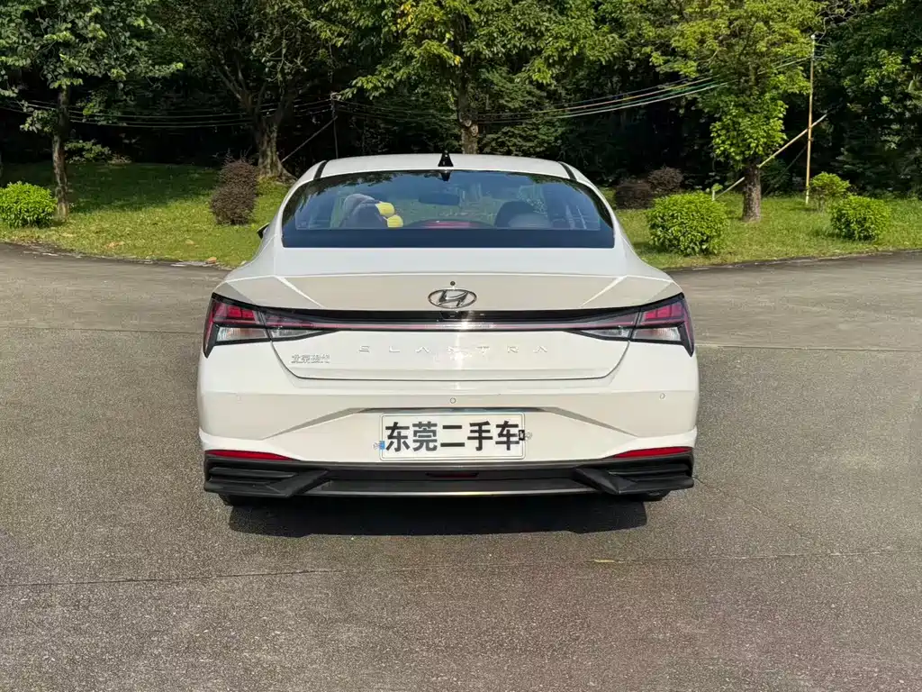 Hyundai Elantra — миниатюра 13