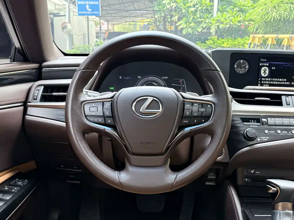 Lexus ES 2020 300h V